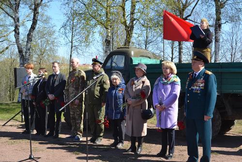 9 мая в УРИЦКЕ уже по традиции на Аллее Славы, где когда-то проходила передняя линия обороны Ленинграда, прошло торжественно-траурное мероприятие. 