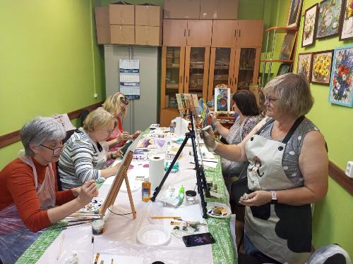 Местная администрация МО УРИЦК приглашает жителейокруга на бесплатные  занятия по масляной живописи!