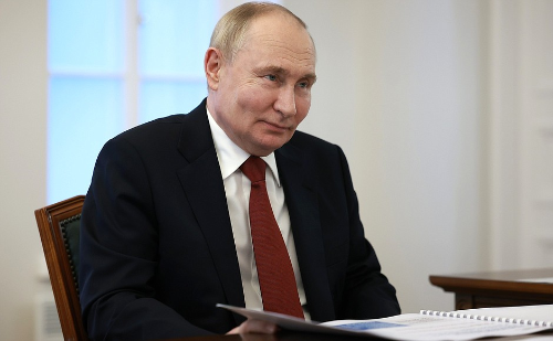 Президент Владимир Путин поддержал предложение губернатора Александра Беглова создать в Петербурге школу для некоммерческих организаций